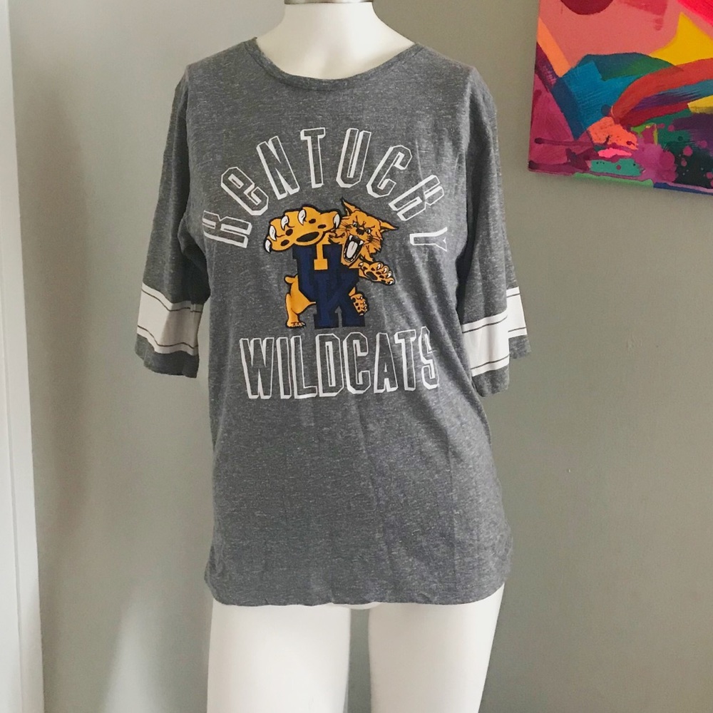 Kentucky Wildcats T-shirt with Striped Sleeves